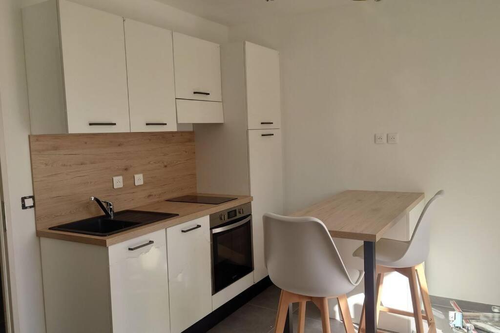 Appartement De La Tour Connaux Extérieur photo